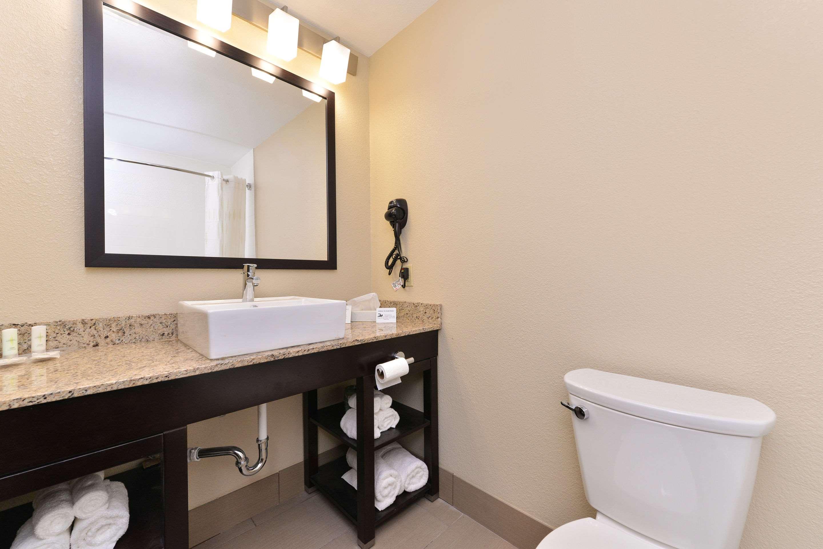 Comfort Suites Columbus Ngoại thất bức ảnh