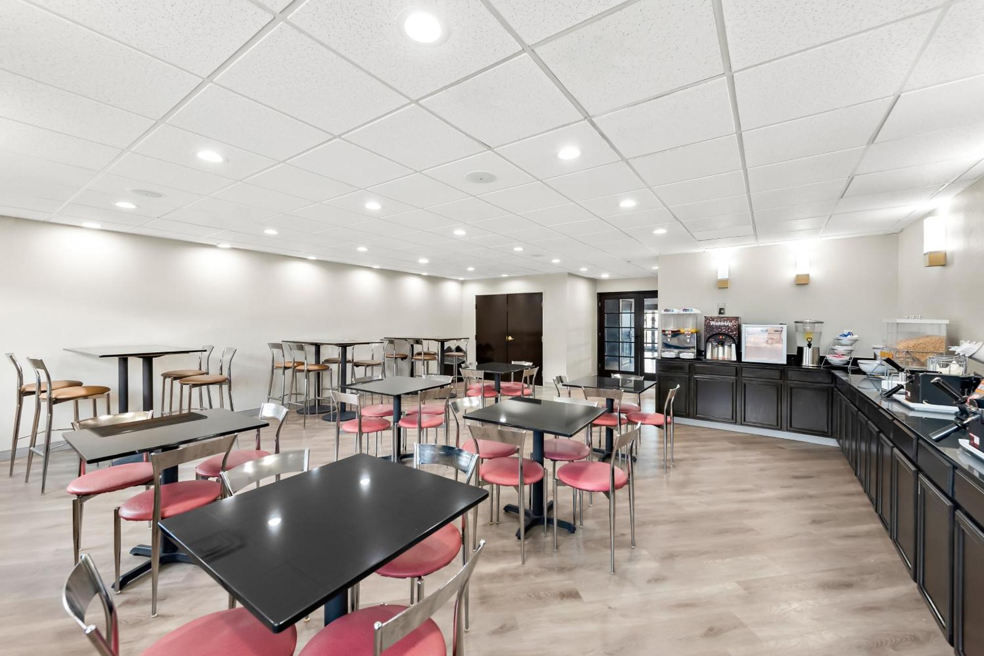 Comfort Suites Columbus Ngoại thất bức ảnh