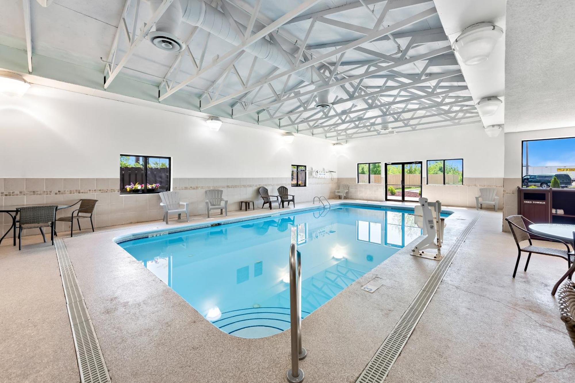 Comfort Suites Columbus Ngoại thất bức ảnh