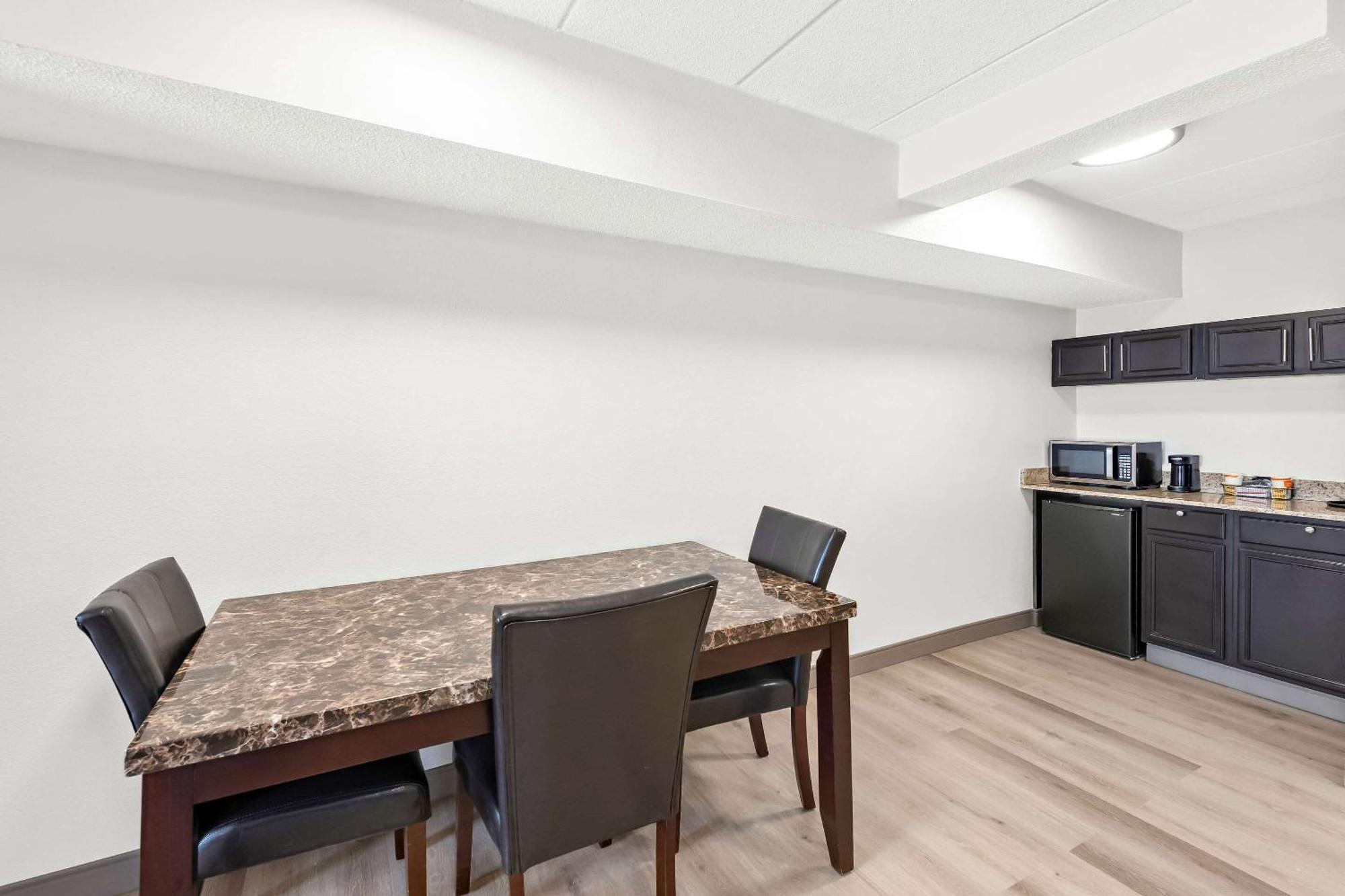 Comfort Suites Columbus Ngoại thất bức ảnh
